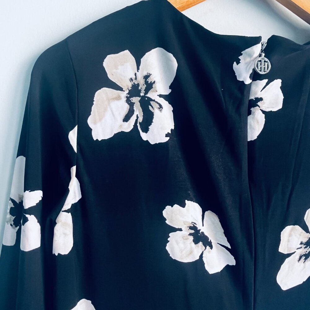 2/$30 Tommy Hilfiger Bell Sleeved Floral Dress Size 6 - Picture 4 of 4